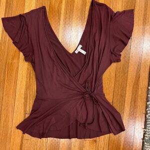 Leith Flounce Sleeve v-neck Wrap Top